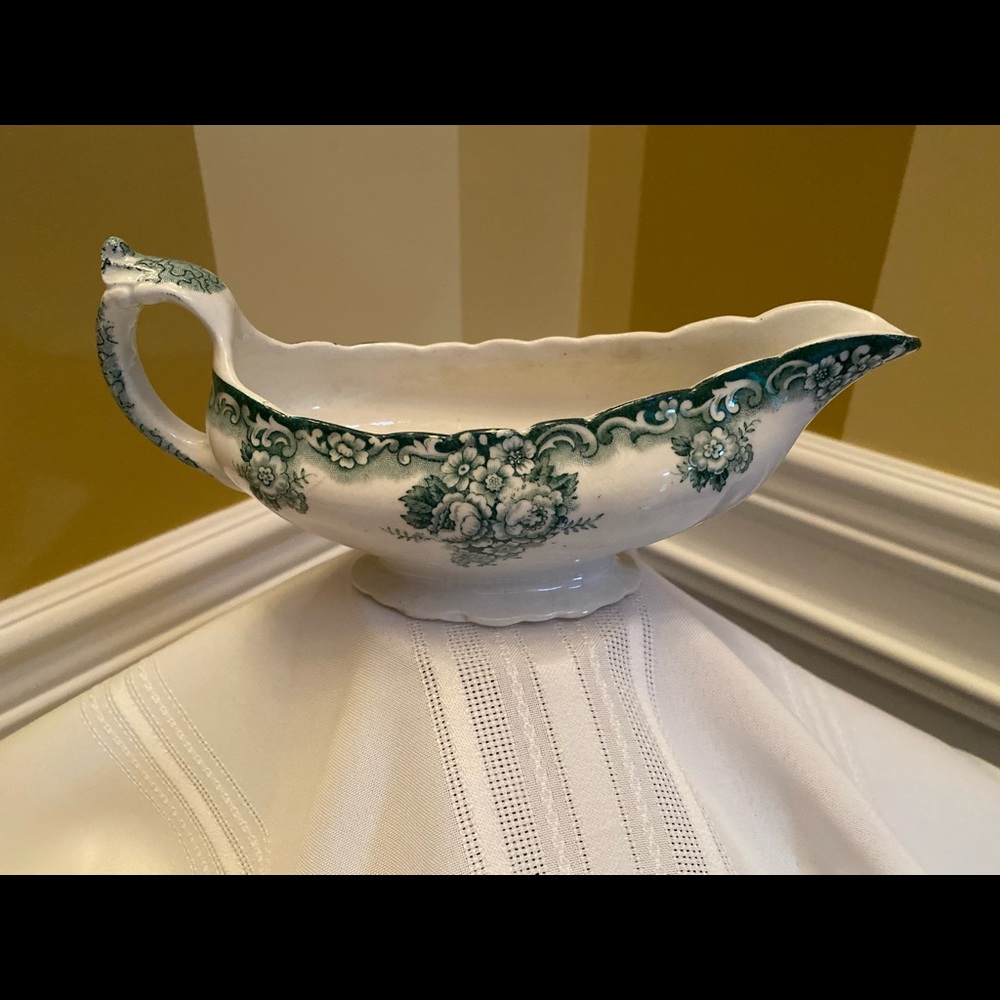Antique Albertsons La Belle Green and White Gravy Boat , rare